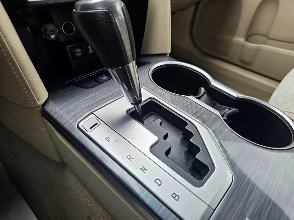 Used 2014 Toyota Camry LE FWD image 29