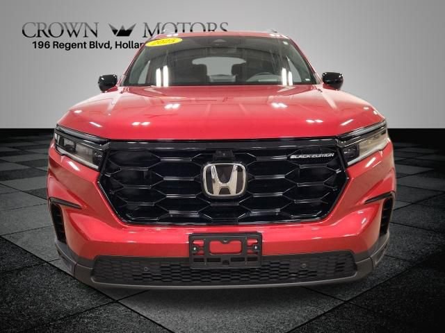 Certified 2025 Honda Pilot Black Edition image 8