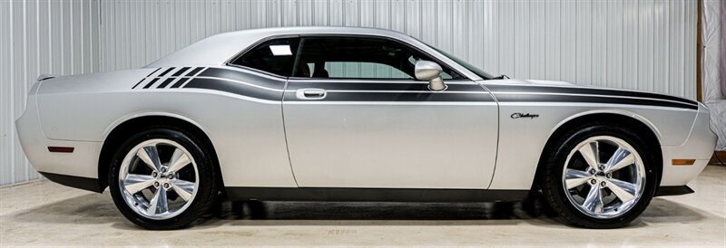 Used 2010 Dodge Challenger SE RWD image 16
