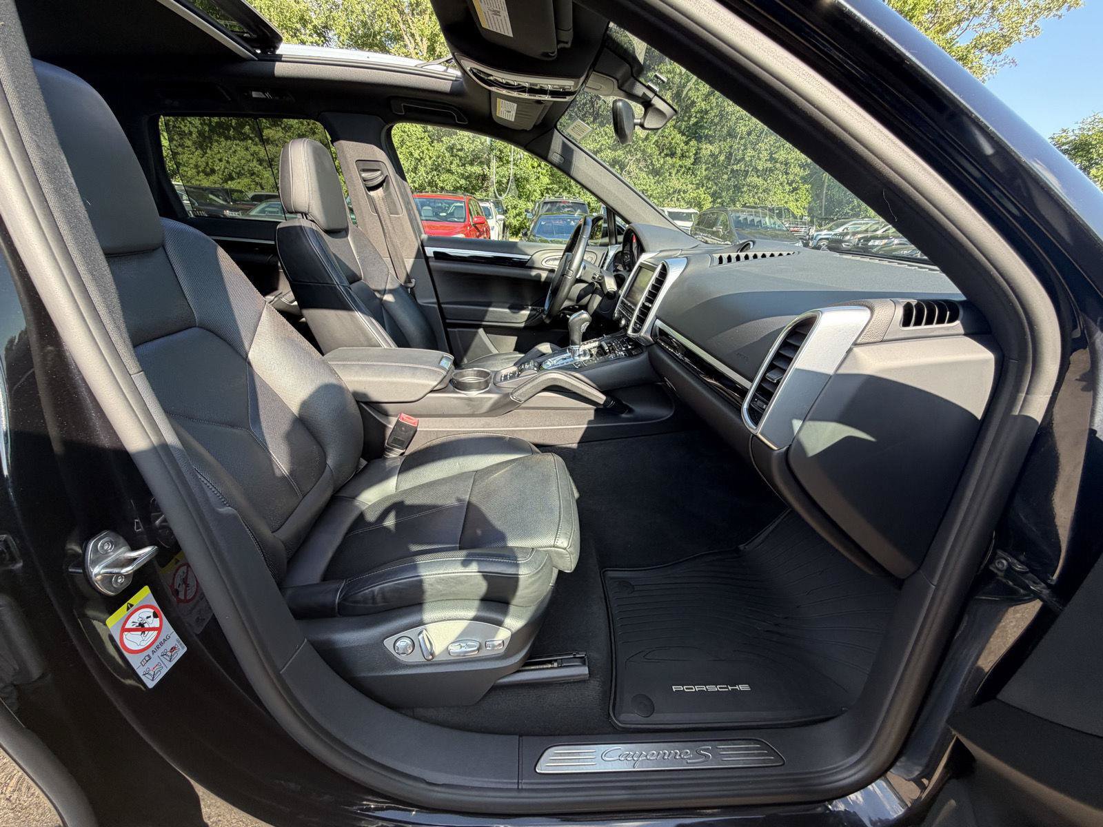 Used 2014 Porsche Cayenne S AWD/4WD image 33