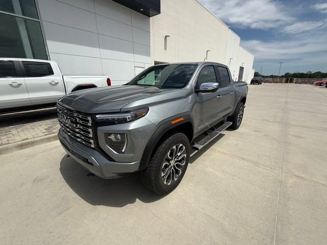 Used 2024 GMC Canyon Denali AWD/4WD image 7