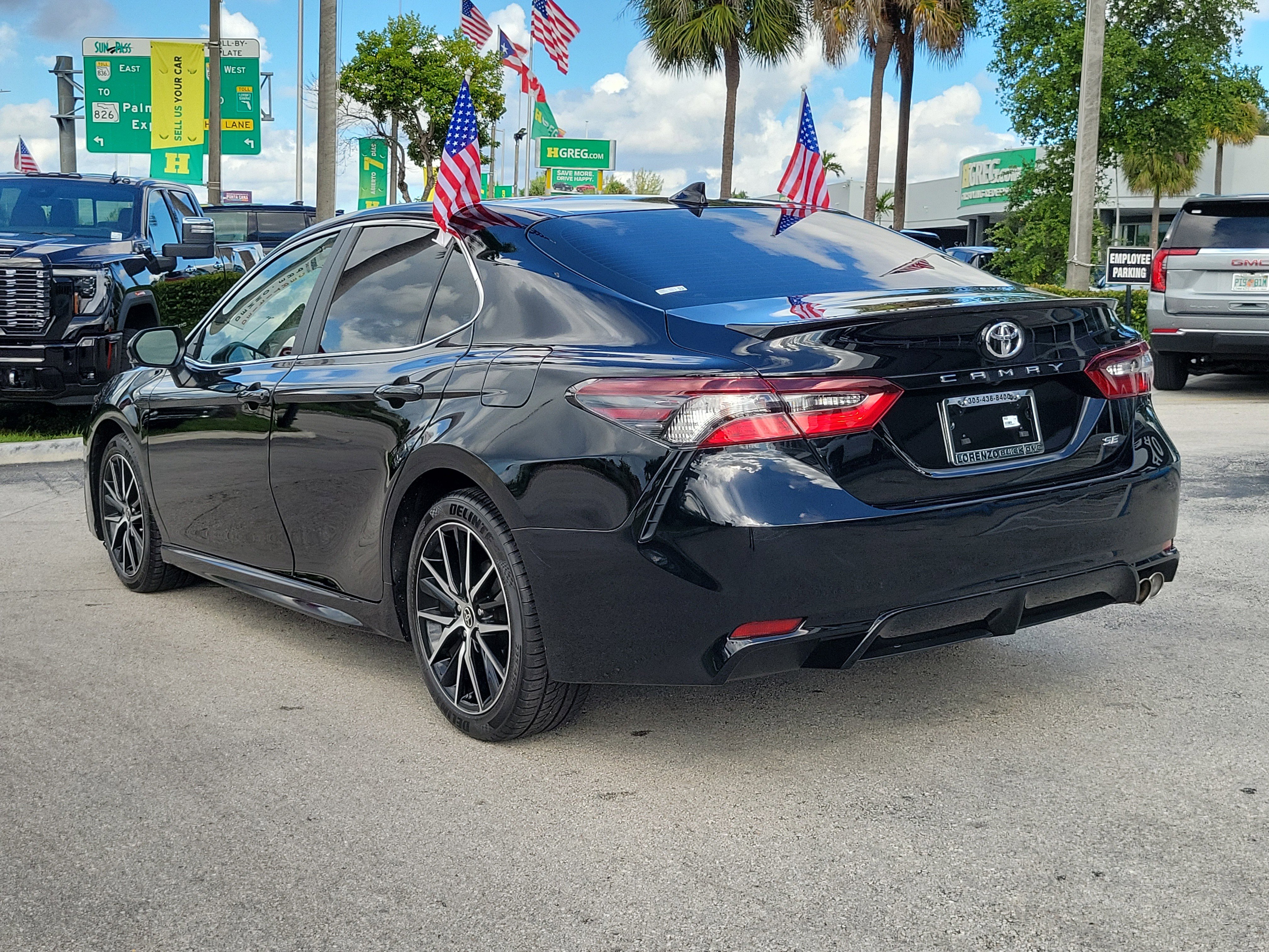 Used 2024 Toyota Camry SE image 6