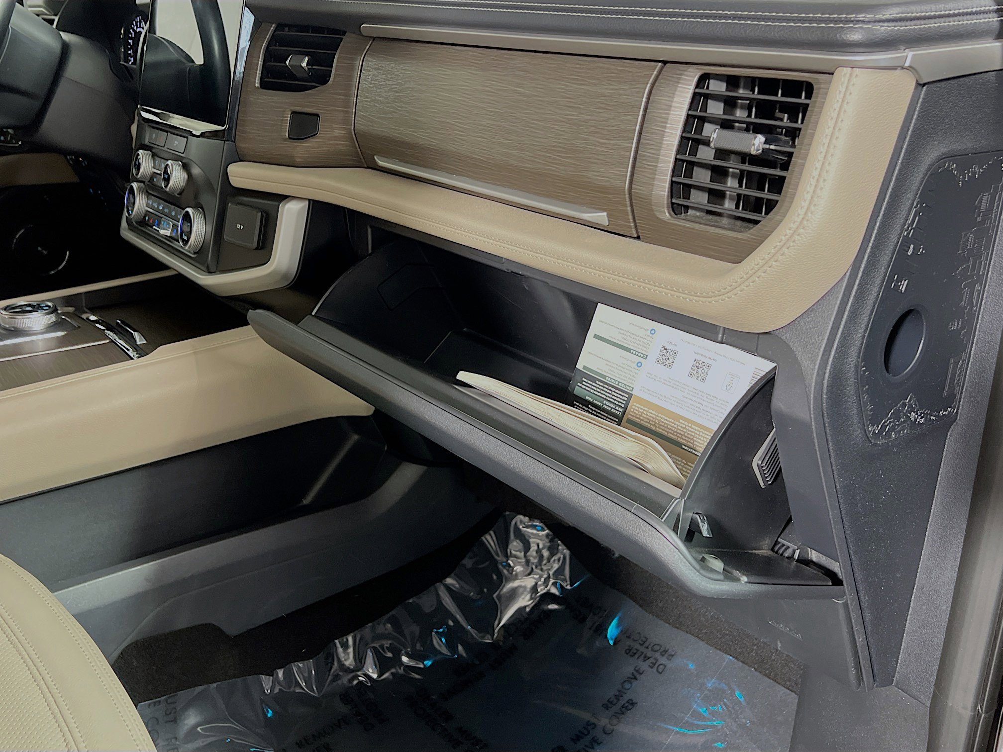 Used 2024 Ford Expedition Max Limited image 35