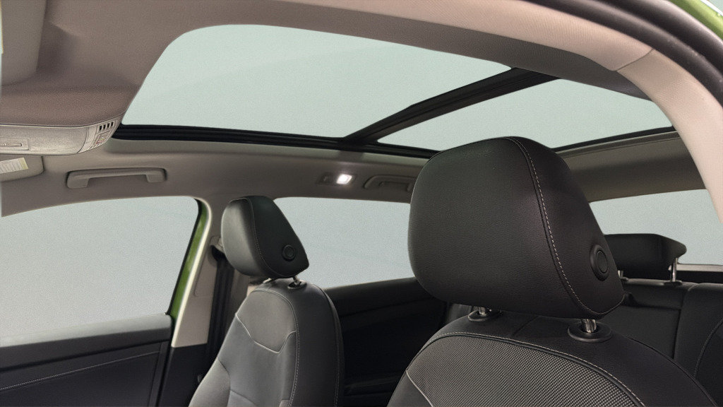 Certified 2025 Volkswagen Taos SE AWD/4WD image 28