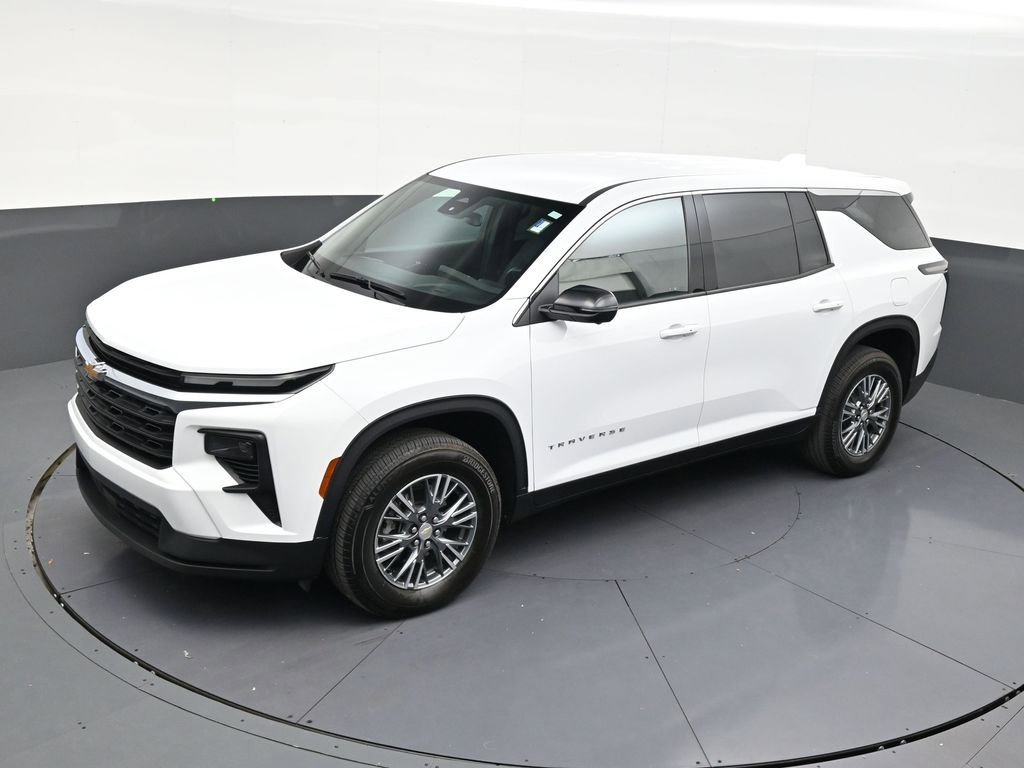 Used 2024 Chevrolet Traverse LS FWD image 13
