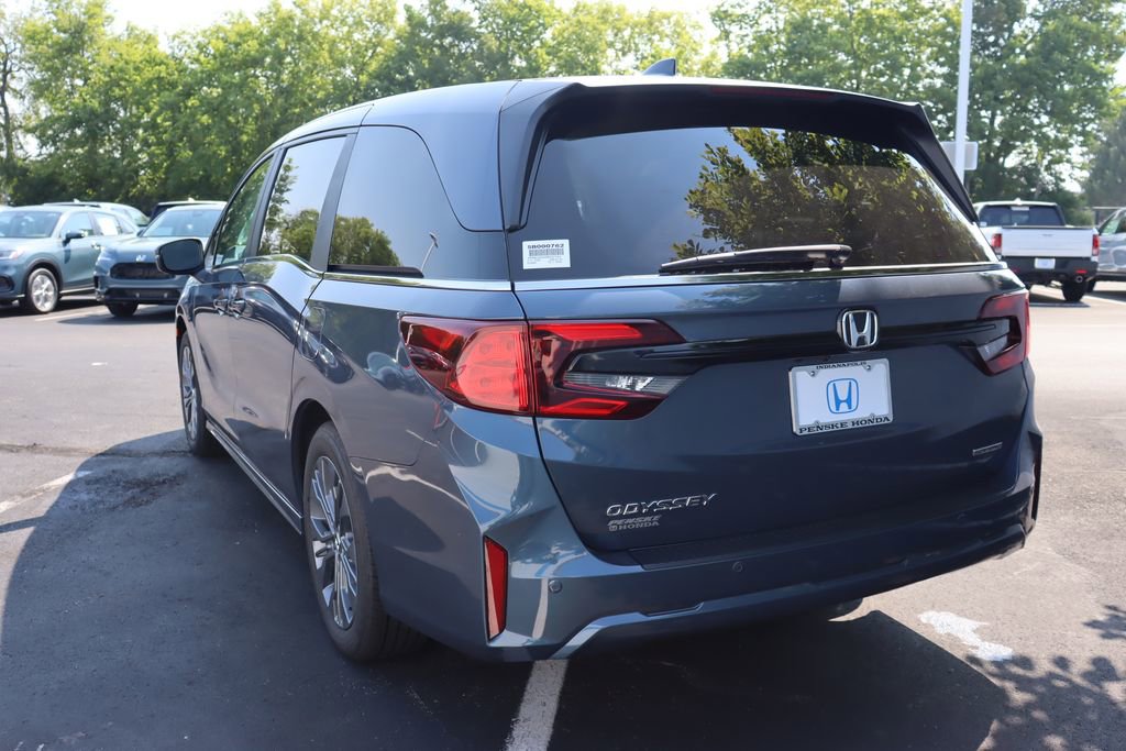 New 2026 Honda Odyssey Touring image 3