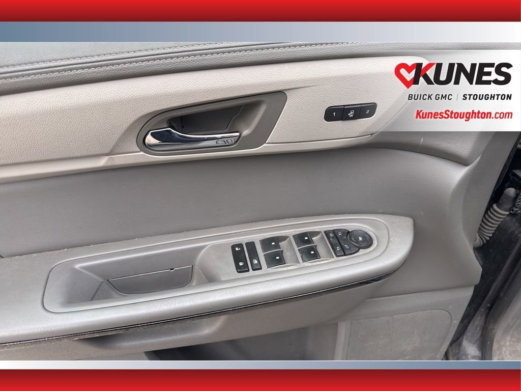 Used 2017 Chevrolet Traverse Premier image 3