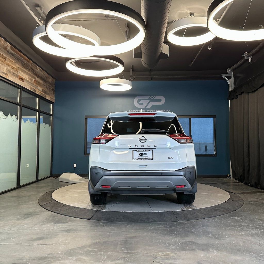 Used 2021 Nissan Rogue SV image 4