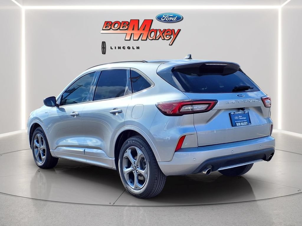Used 2024 Ford Escape ST-Line w/ Tech Pack #1 FWD image 7