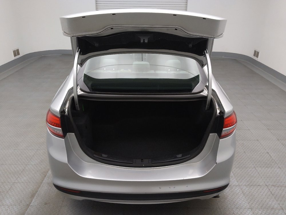 Used 2018 Ford Fusion S FWD image 29