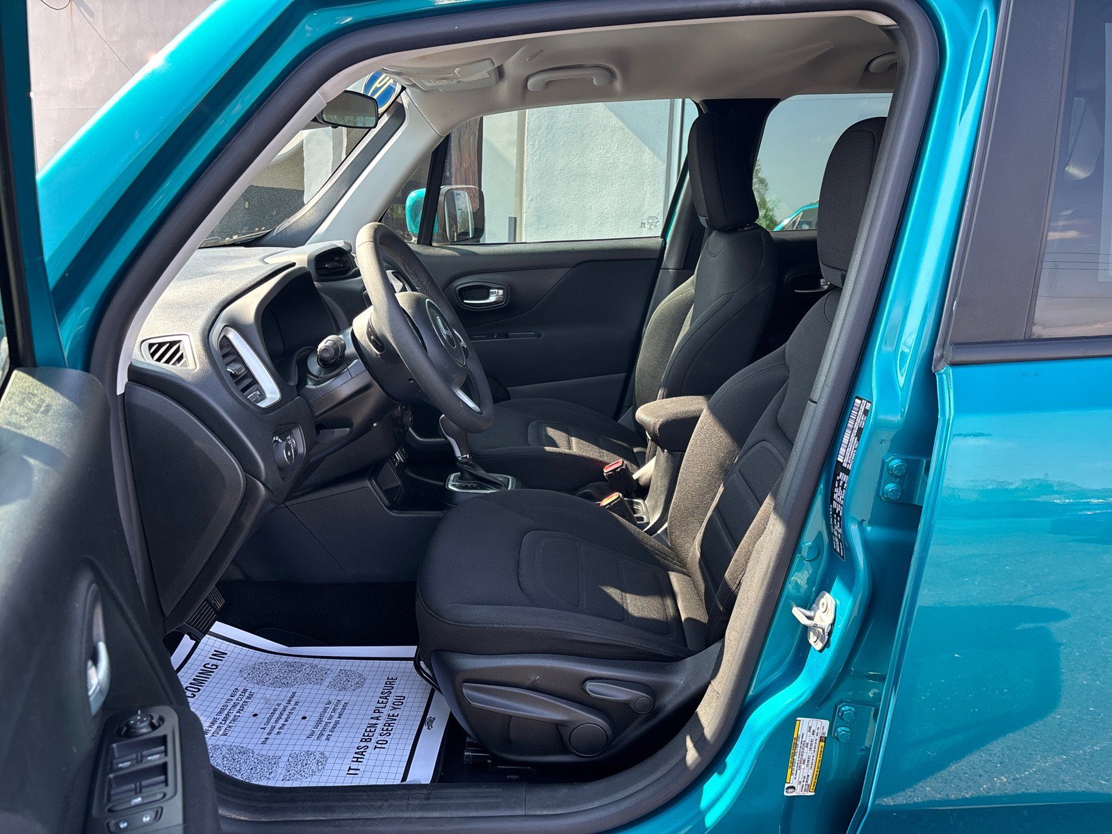 Used 2019 Jeep Renegade Latitude image 13