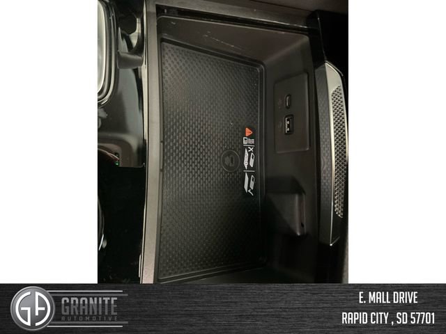 New 2025 Buick Envision Sport Touring image 30