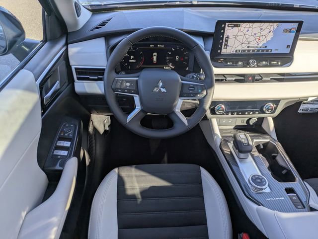 New 2025 Mitsubishi Outlander SE image 29