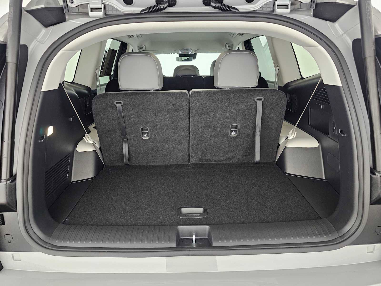 Used 2026 Hyundai Ioniq 9 SEL image 16