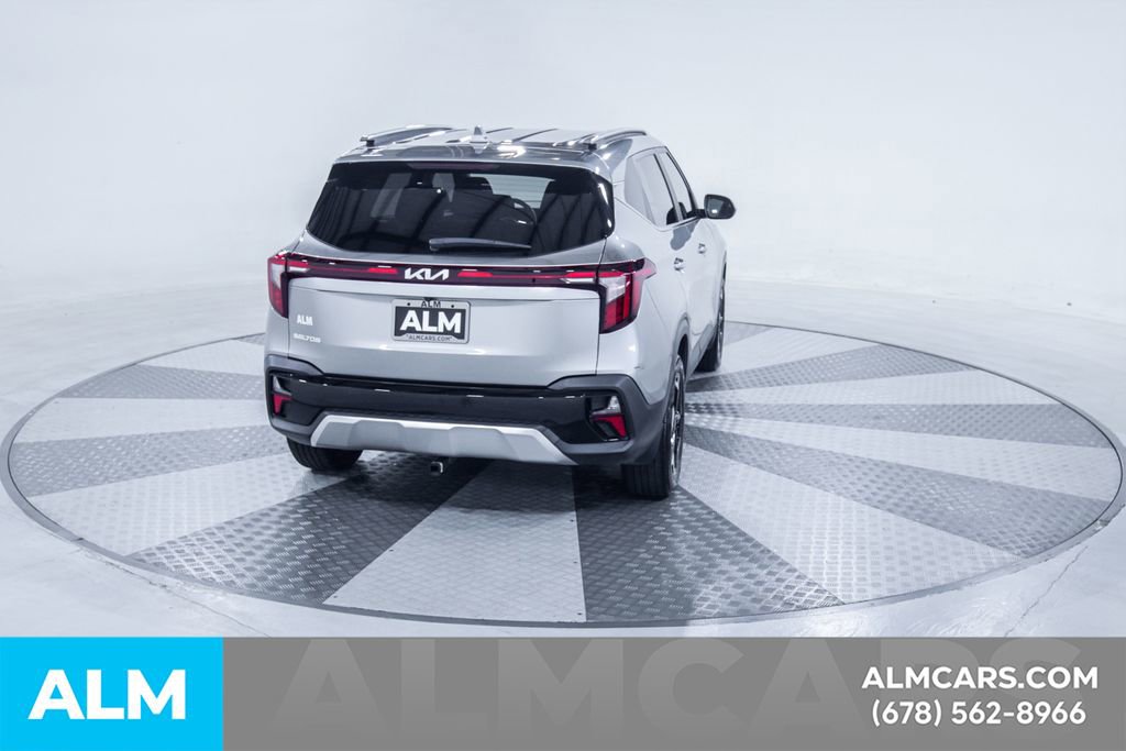 Used 2025 Kia Seltos EX FWD image 9