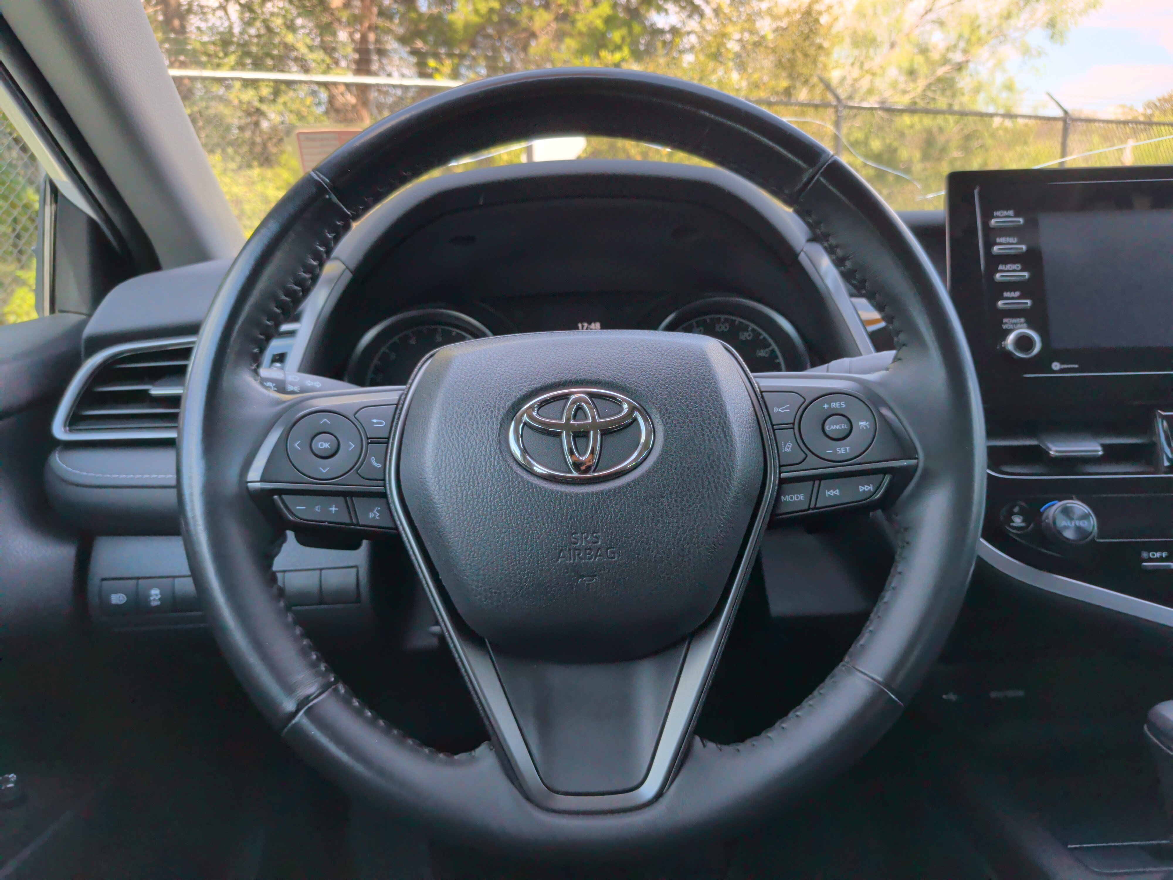 Used 2022 Toyota Camry SE w/ Carpet Mat Package (TMS) FWD image 18