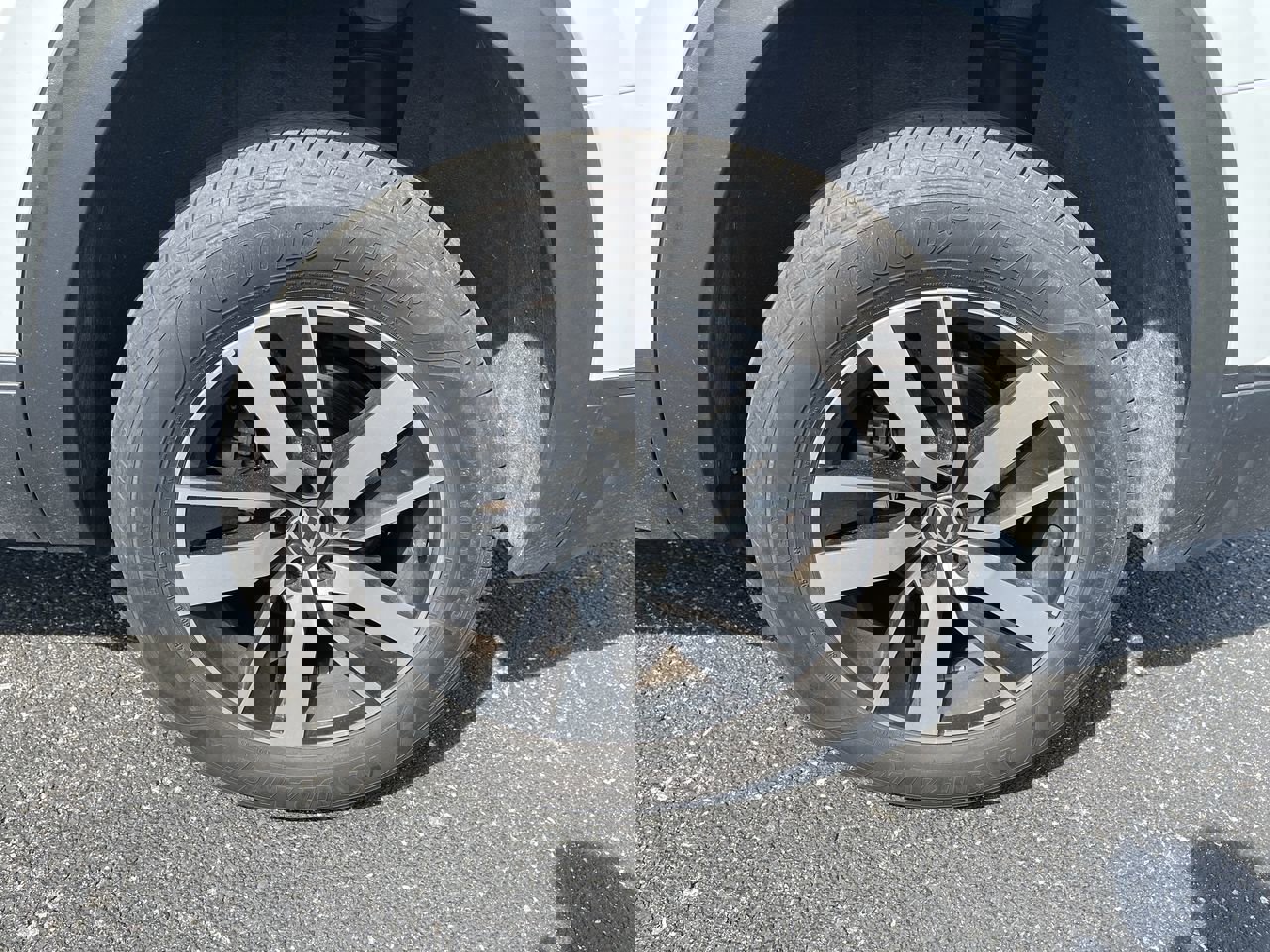 Used 2023 Volkswagen Atlas SE image 31