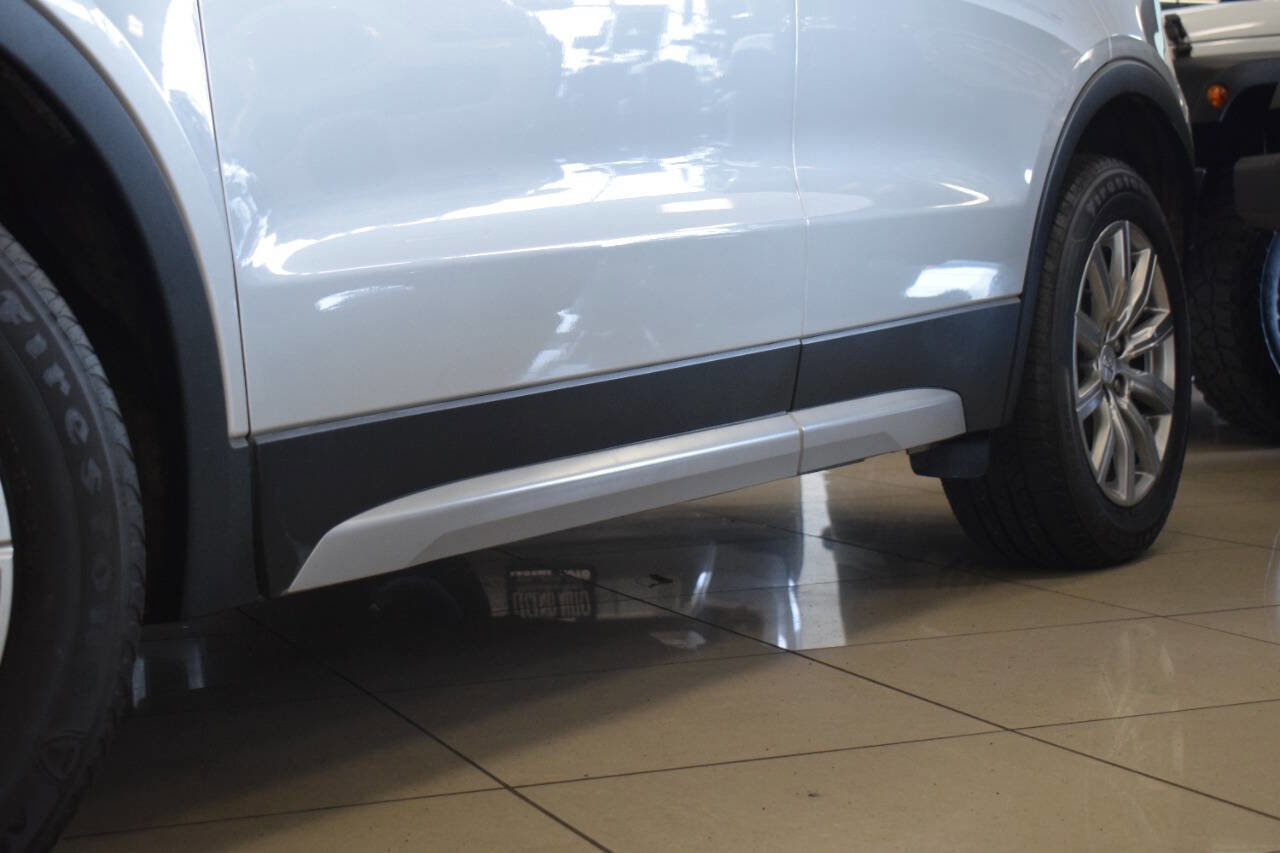 Used 2020 Cadillac XT4 Premium Luxury FWD image 13