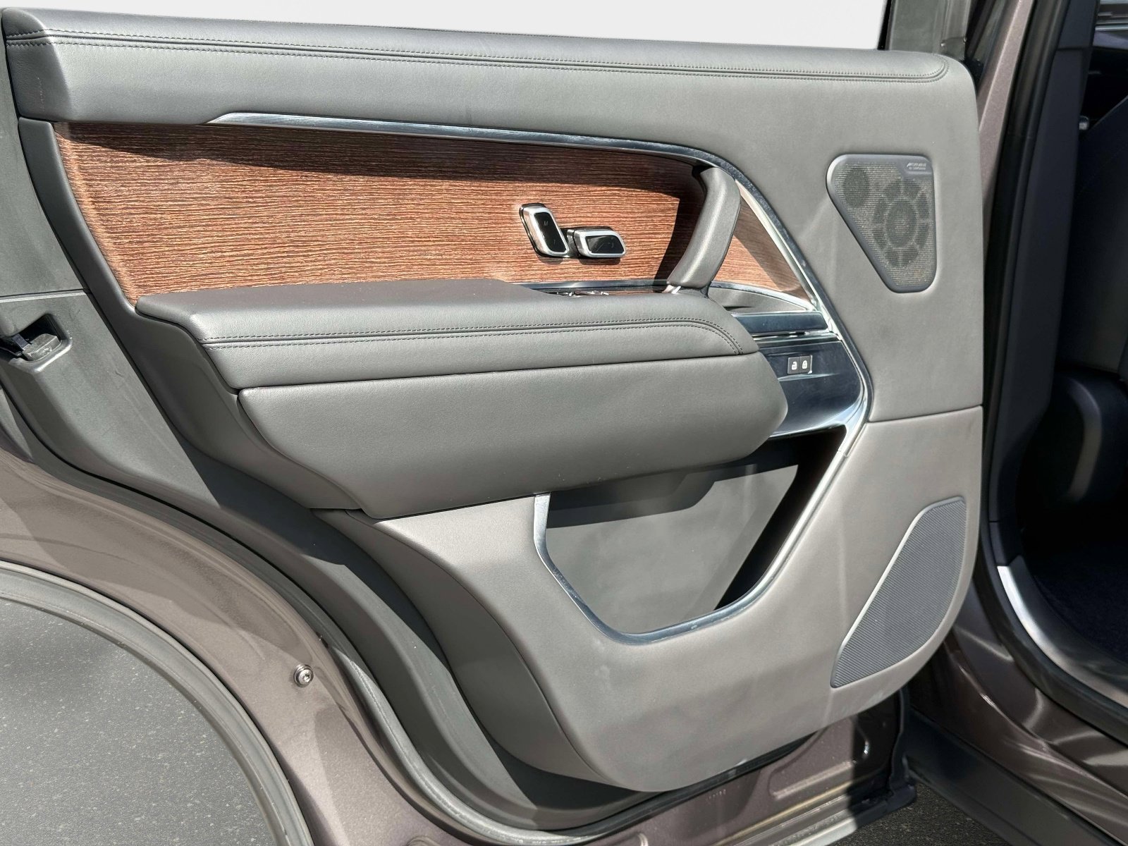Used 2022 Land Rover Range Rover Long Wheelbase SE image 27