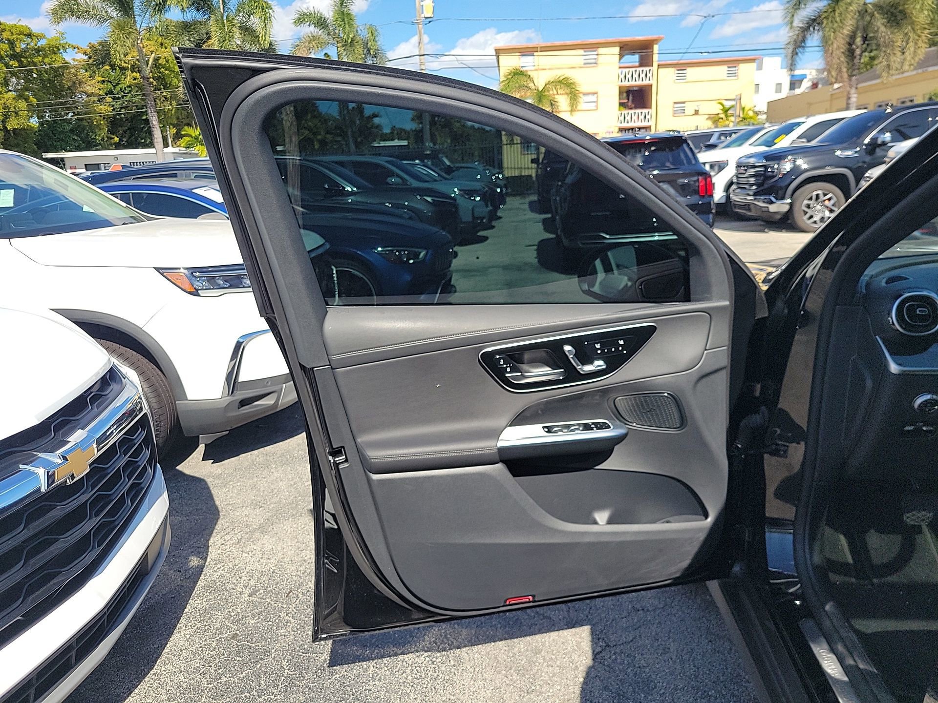 Used 2025 Mercedes-Benz GLC 300 image 22