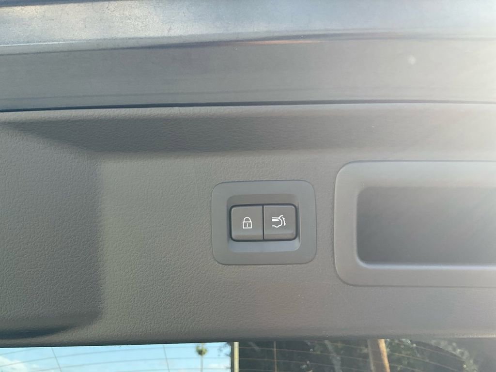 Used 2023 MAZDA CX-50 2.5 S w/ Preferred Plus Pkg image 10