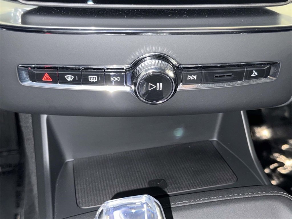 Used 2025 Volvo XC90 T8 Plus image 25