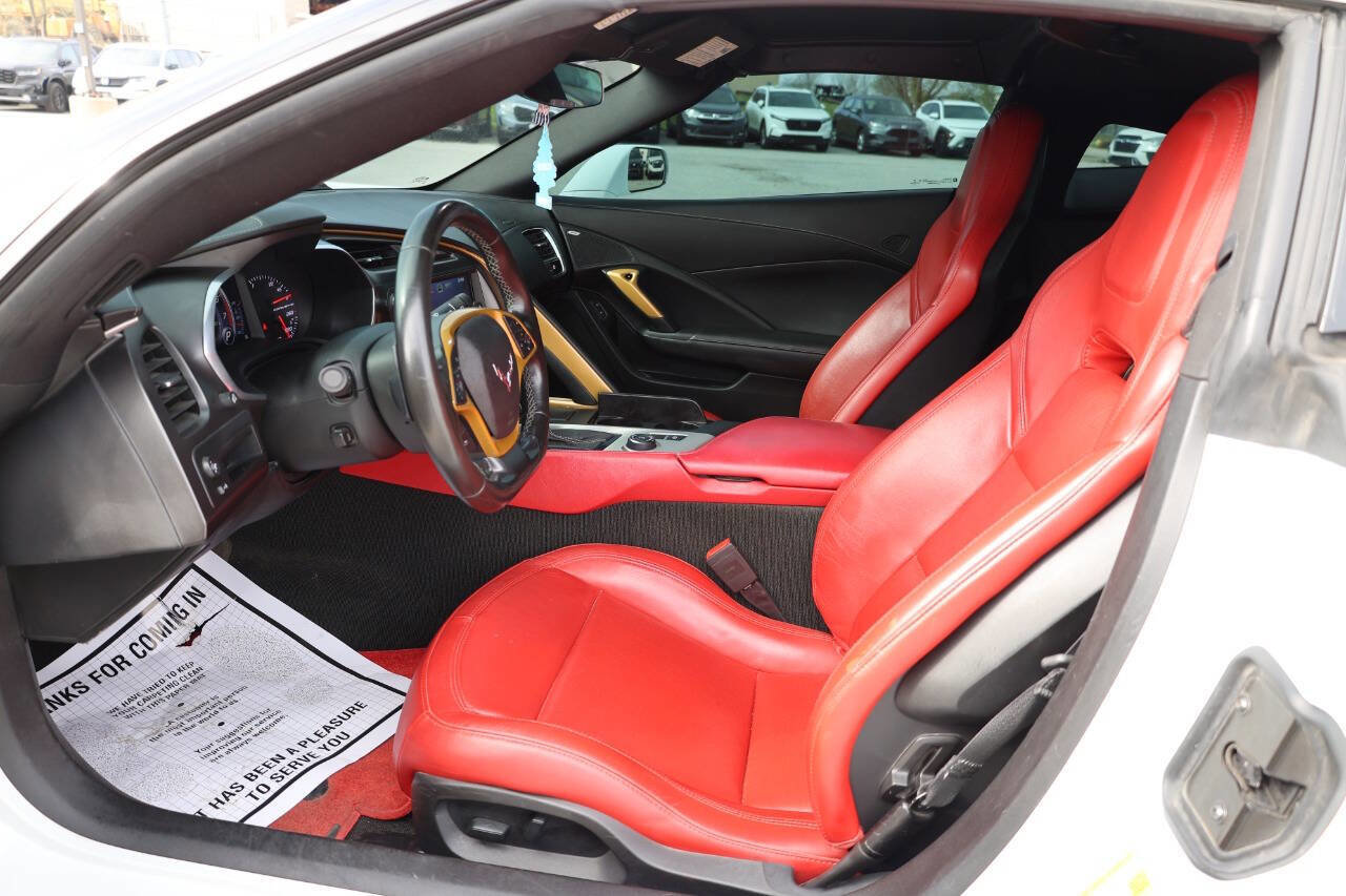 Used 2019 Chevrolet Corvette Stingray Coupe w/ Carbon Flash Badge Package image 13