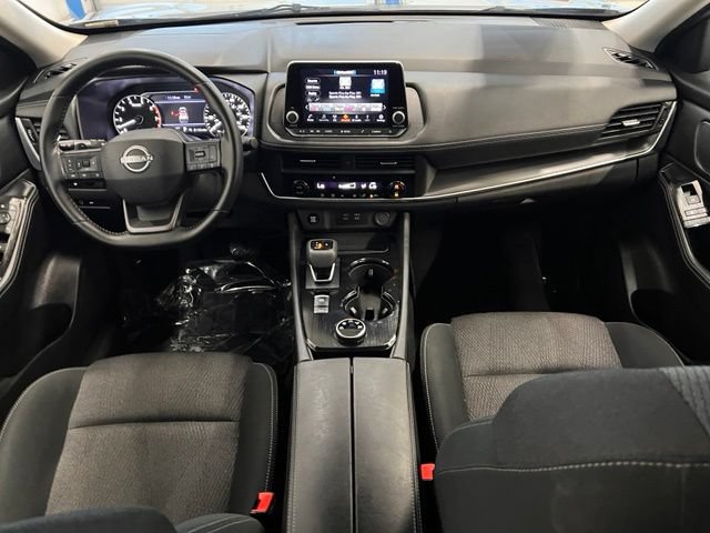 Used 2025 Nissan Rogue SV AWD/4WD image 18
