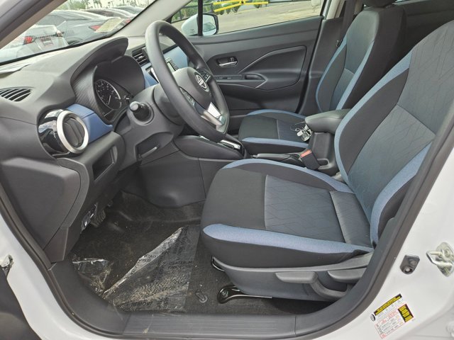 New 2025 Nissan Versa SV w/ Trunk Package FWD image 4