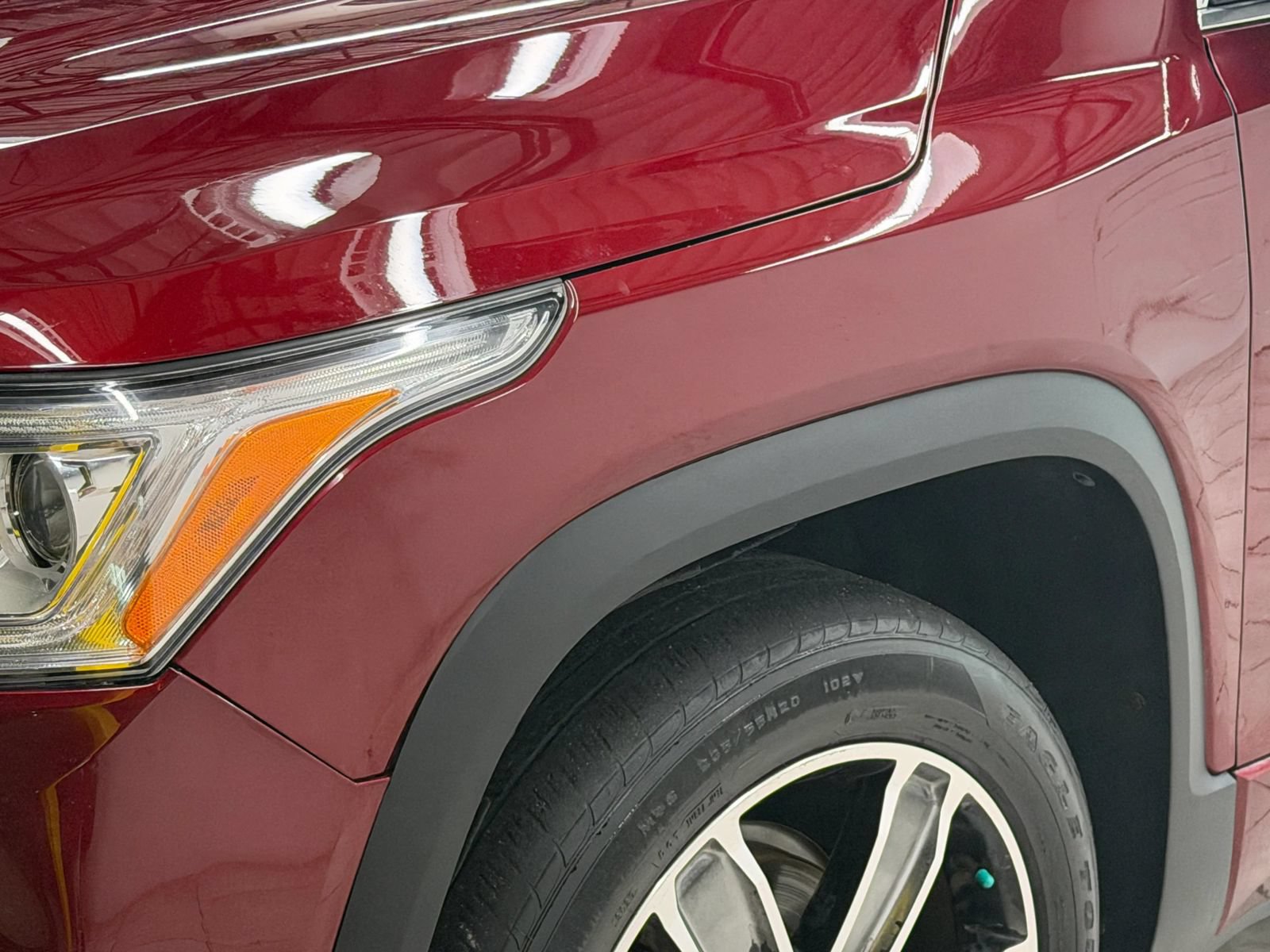 Used 2017 GMC Acadia Denali w/ Technology Package FWD image 4