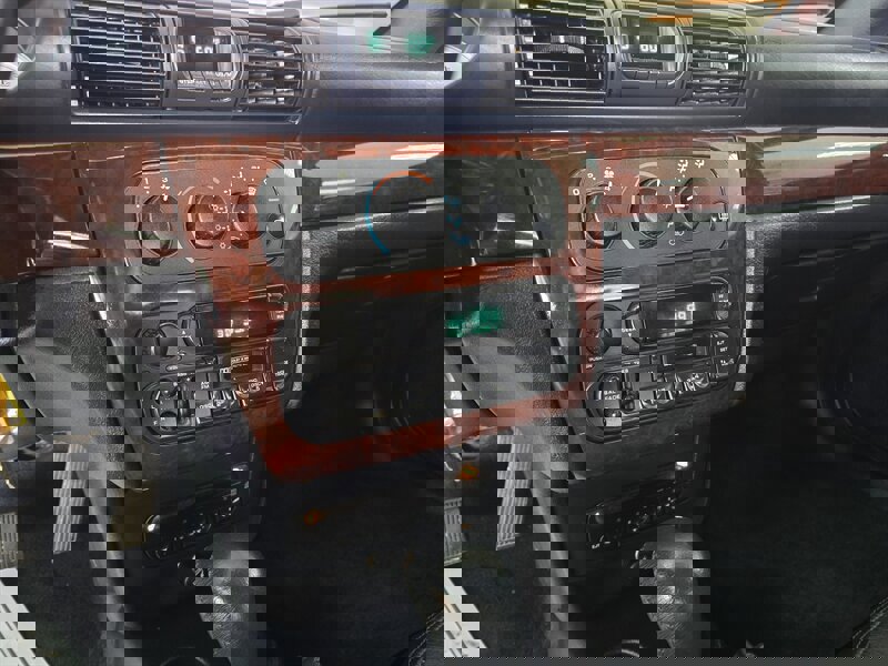 Used 2003 Chrysler Sebring Limited image 23