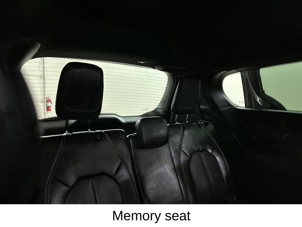 Used 2025 Chrysler Pacifica Select FWD image 24