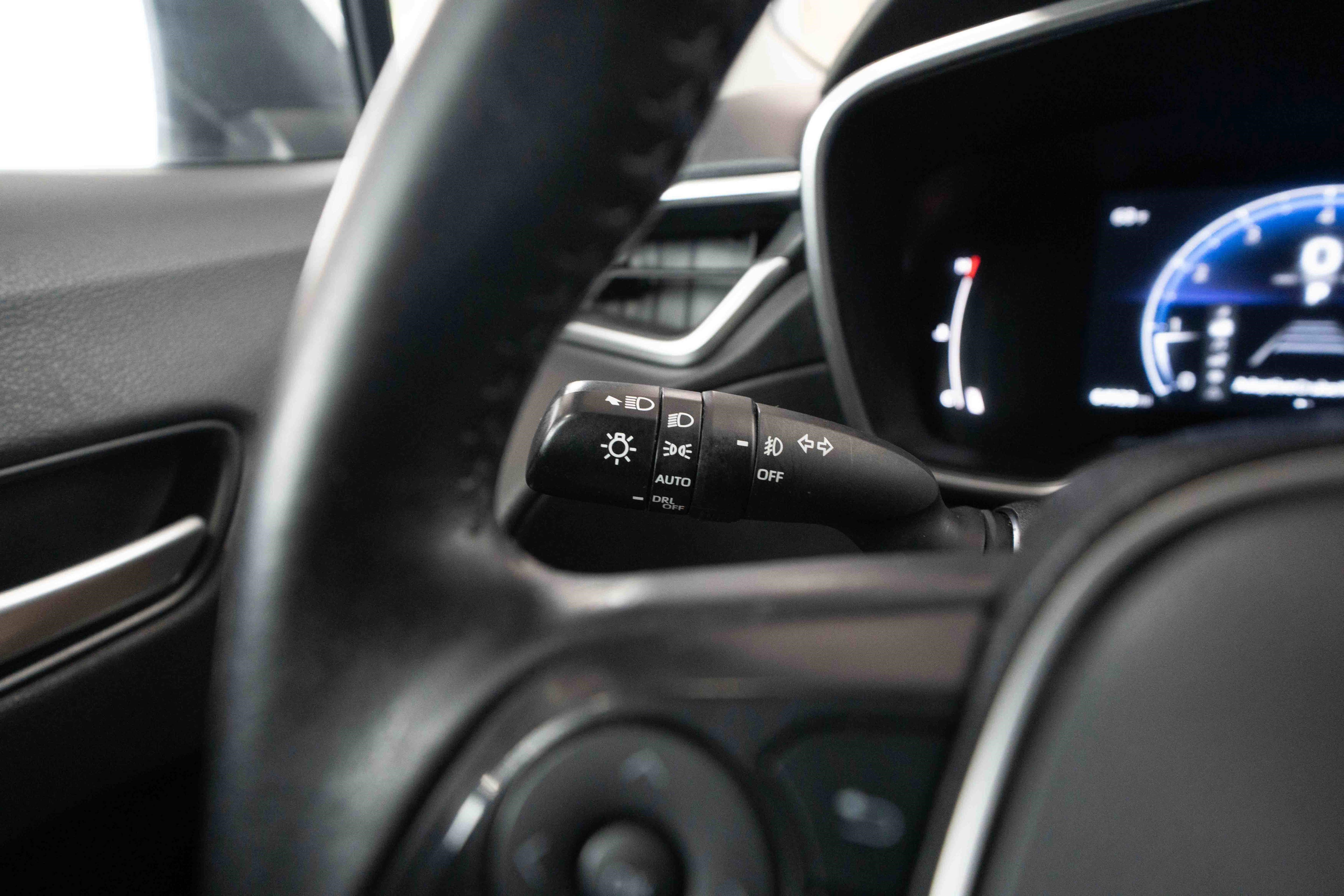 Used 2023 Toyota Corolla Cross XLE image 13