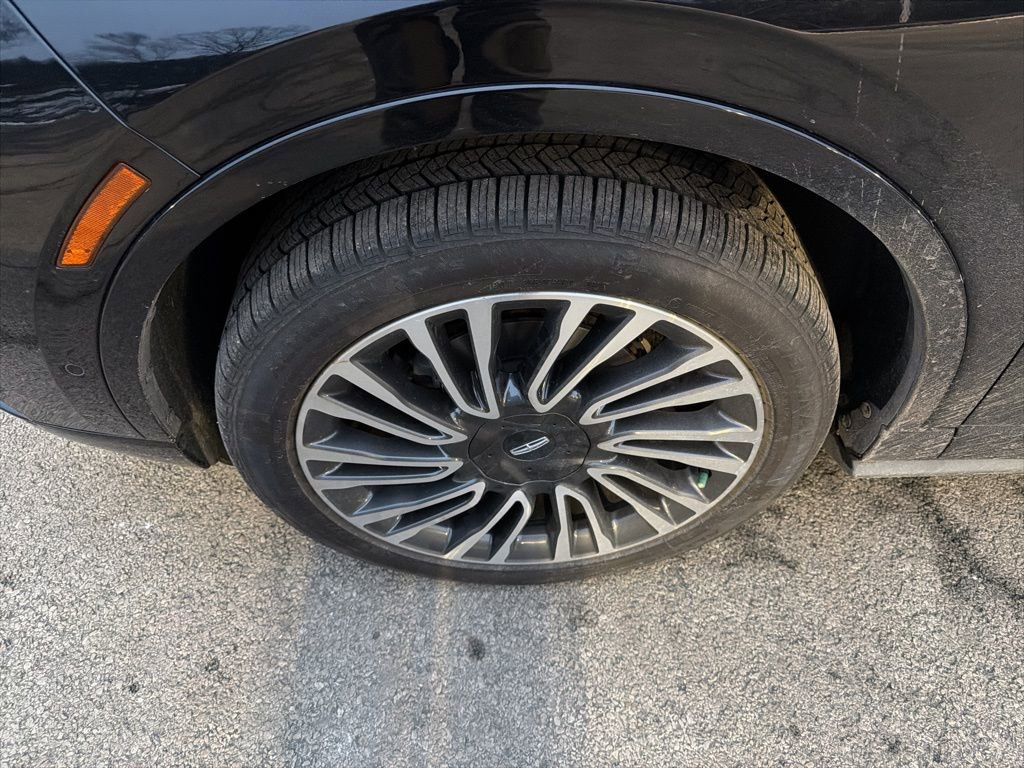 Used 2022 Lincoln Corsair Reserve w/ Equipment Group 201A image 3