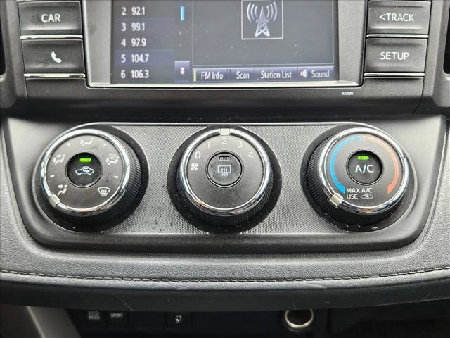 Used 2018 Toyota RAV4 LE FWD image 12