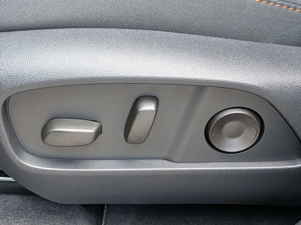 New 2027 Chevrolet Equinox ACTIV w/ Safety and Technology Package FWD image 22