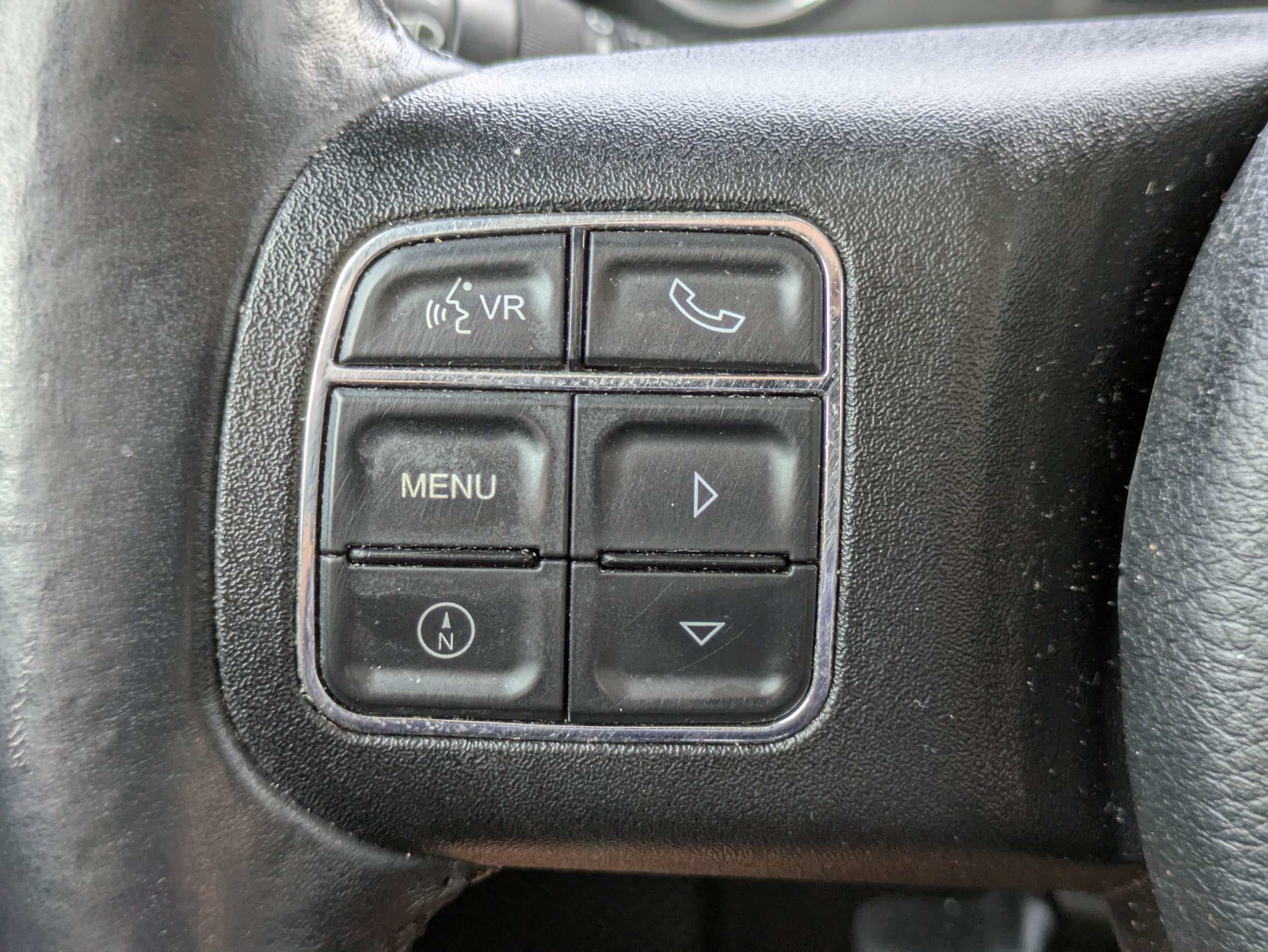 Used 2015 Jeep Wrangler Unlimited Sahara w/ Dual Top Group AWD/4WD image 21