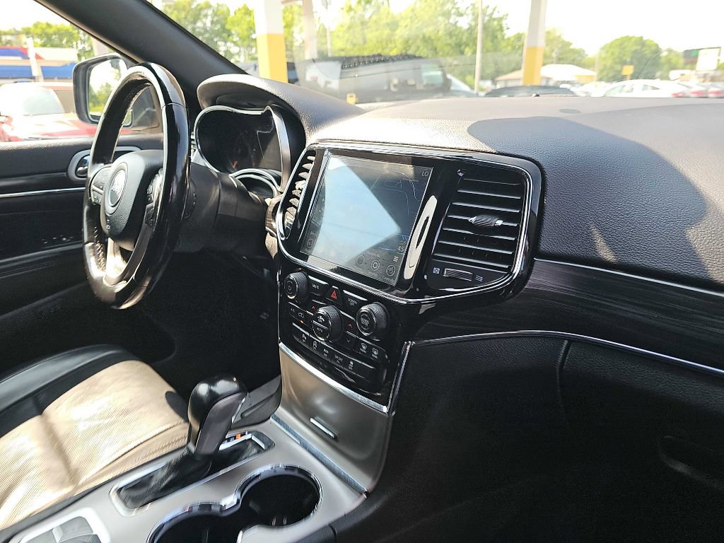 Used 2020 Jeep Grand Cherokee Limited w/ Luxury Group II image 59