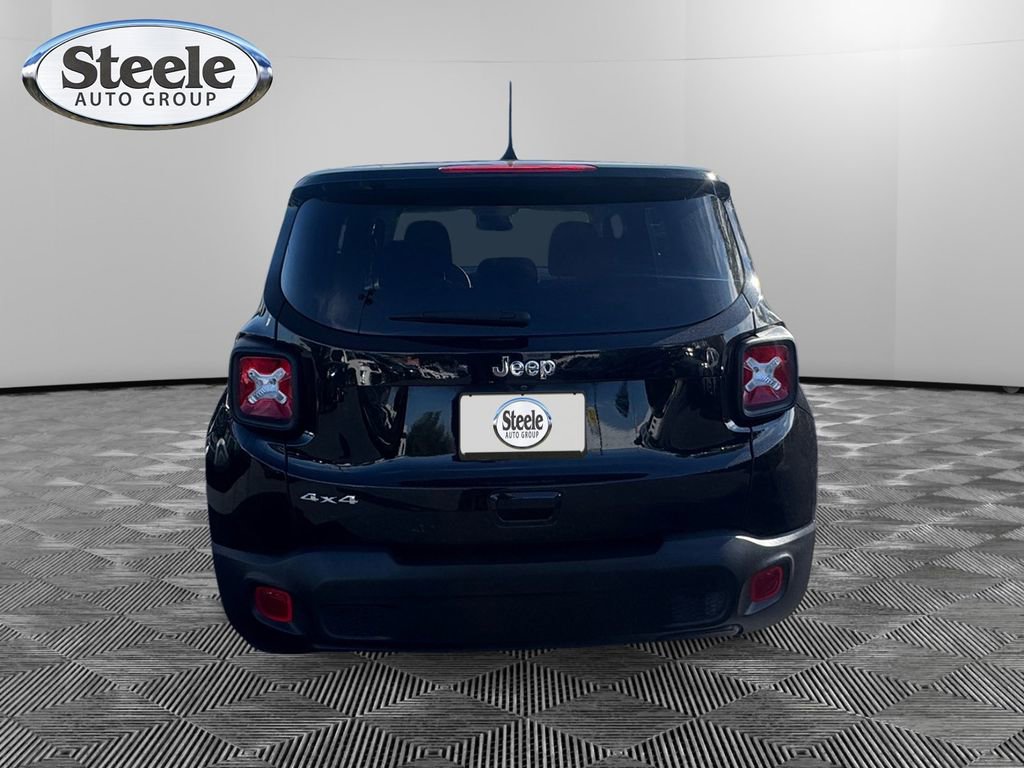 Used 2023 Jeep Renegade Latitude image 4