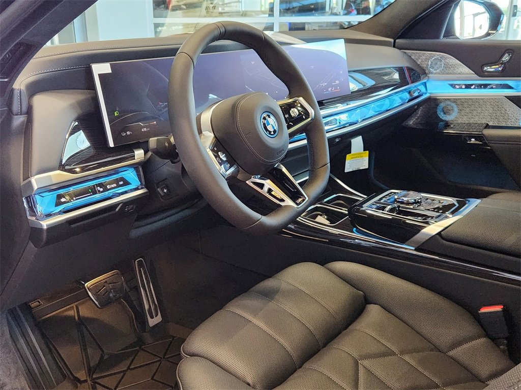 New 2026 BMW i7 xDrive60 w/ Executive Package image 9