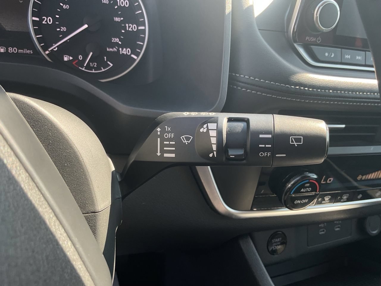 Used 2025 Nissan Rogue SV FWD image 30