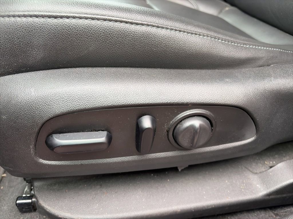 Used 2021 Chevrolet Blazer LT w/ LPO, Black Grille Bar Package image 9