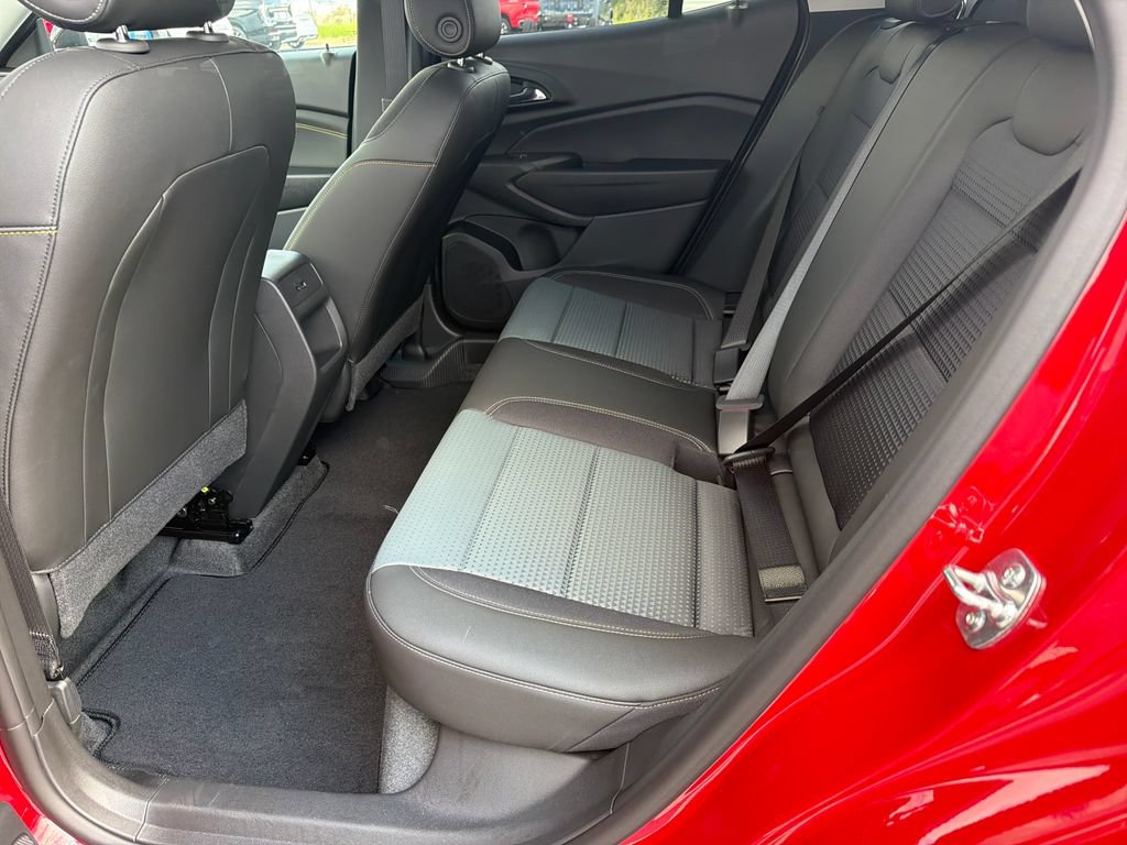 New 2026 Chevrolet Trax LT w/ Midnight Edition FWD image 14