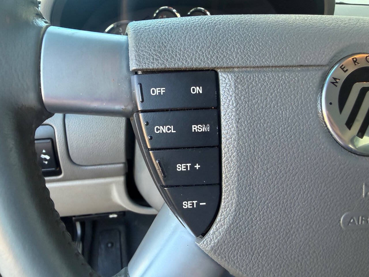 Used 2007 Mercury Montego Luxury FWD image 23