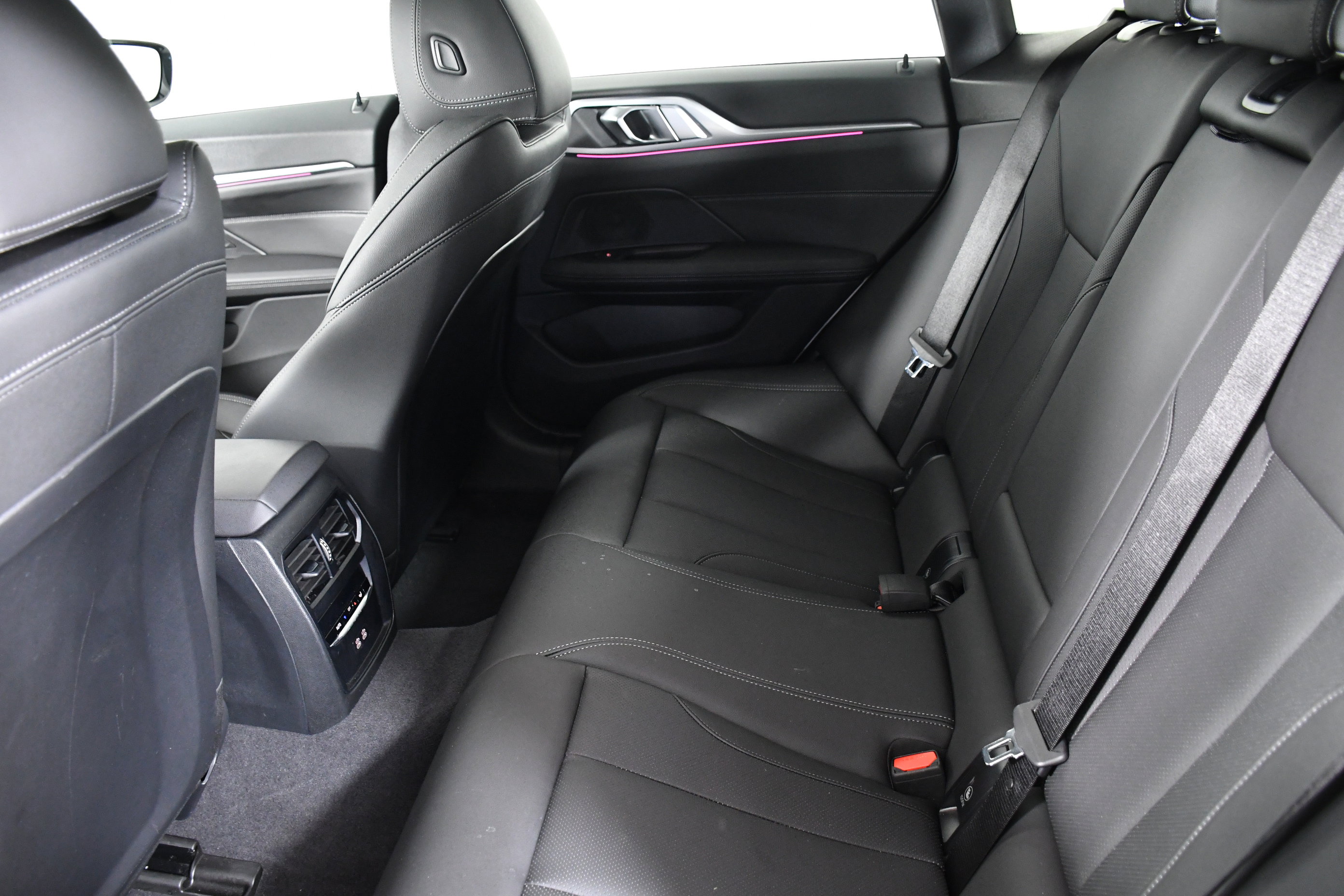 Used 2025 BMW i4 eDrive40 image 23