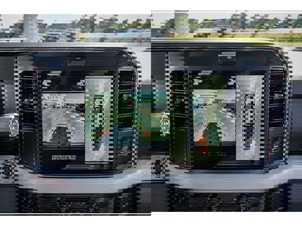 Used 2025 Ford F250 XLT w/ Black Appearance Package AWD/4WD image 16