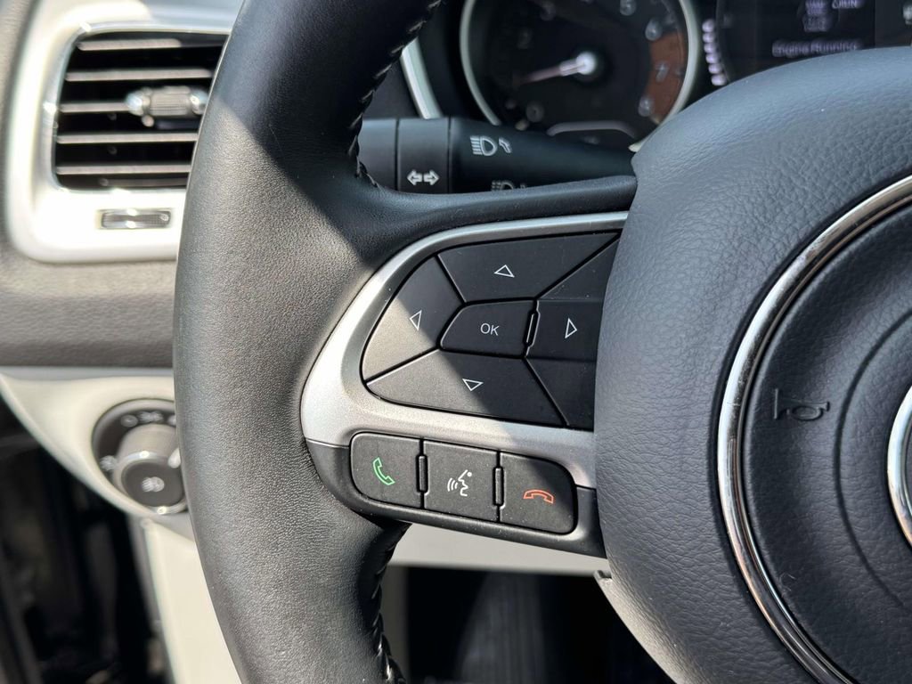 Used 2018 Jeep Compass Latitude w/ Cold Weather Group AWD/4WD image 23