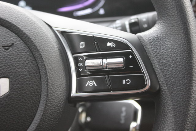 Used 2025 Kia Seltos LX AWD/4WD image 15