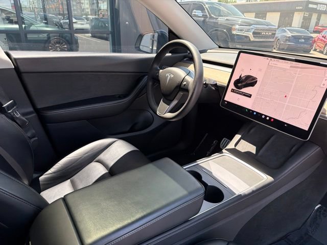 Used 2022 Tesla Model Y Performance AWD/4WD image 13