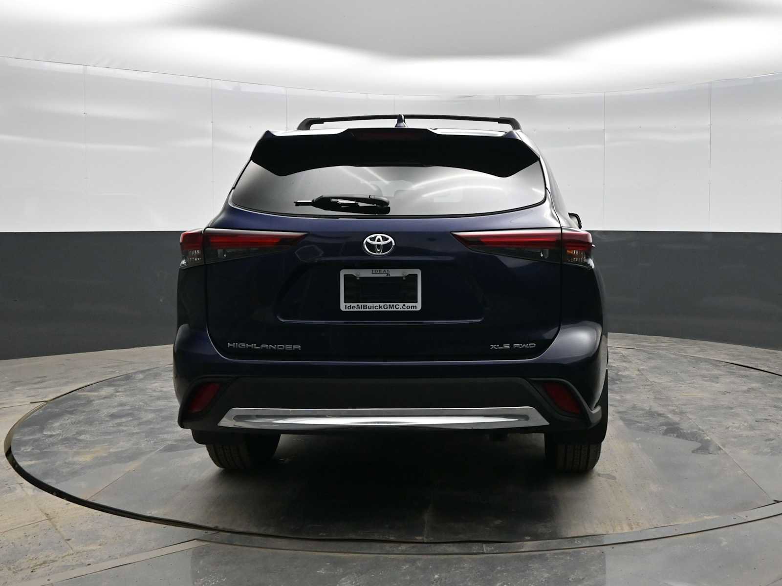 Used 2024 Toyota Highlander XLE image 6